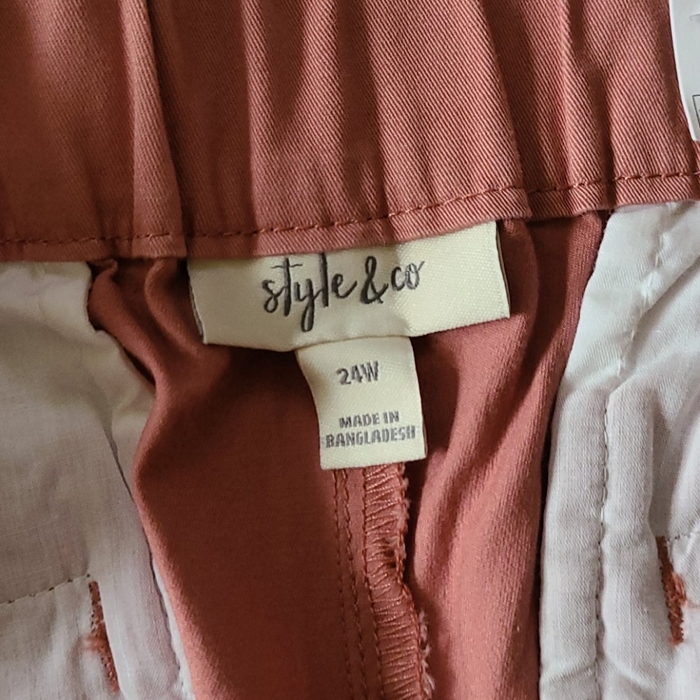 Style & Co Bermuda Short - 24W Rose Gold - Picture 5 of 11